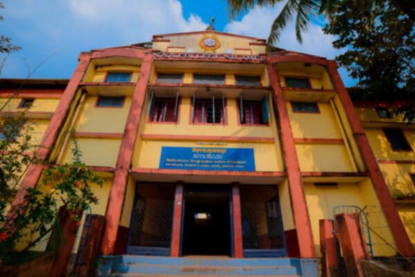60ന്റെ നിറവിൽ നിലമേൽ എൻ എസ് എസ് കോളേജ്.