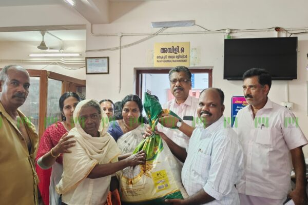 ചിതറ ഗ്രാമപ്പഞ്ചായത്തിൽ അതിദരിത്രരുടെ ലിസ്റ്റിൽ ഉൾപ്പെട്ട 58 കുടുംബങ്ങൾക്ക് വിഷു കൈനീട്ടമായി ഭക്ഷ്യ കിറ്റ്