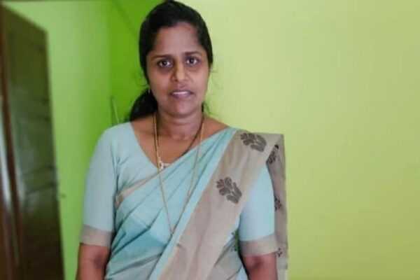 ആയൂർ തേവന്നൂരിൽ നിയന്ത്രണം വിട്ട ബൈക്ക്ടിച്ച് വഴിയരികിൽ നിന്ന് 45കാരി മരണപ്പെട്ടു