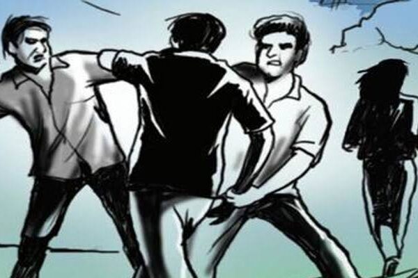 പോത്തൻകോട് ബസ്റ്റാൻഡിൽ വിദ്യാർഥികൾ തമ്മിൽ സംഘർഷം; ഒരാൾക്ക് കുത്തേറ്റു
